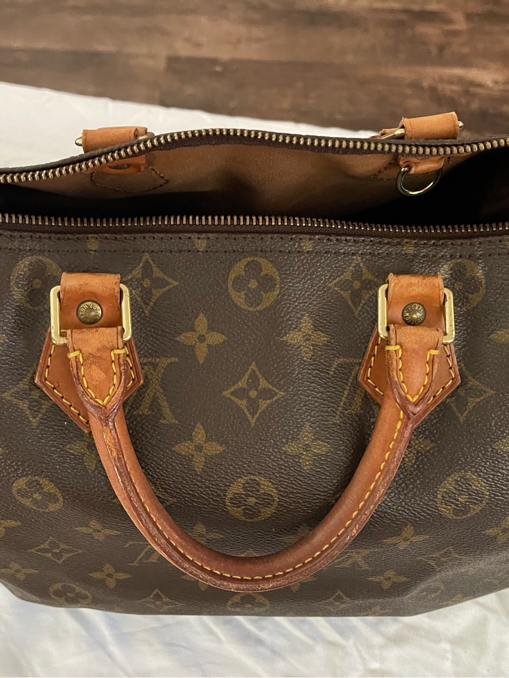 Louis Vuitton Monogram Speedy 30 - Picture 6 of 16